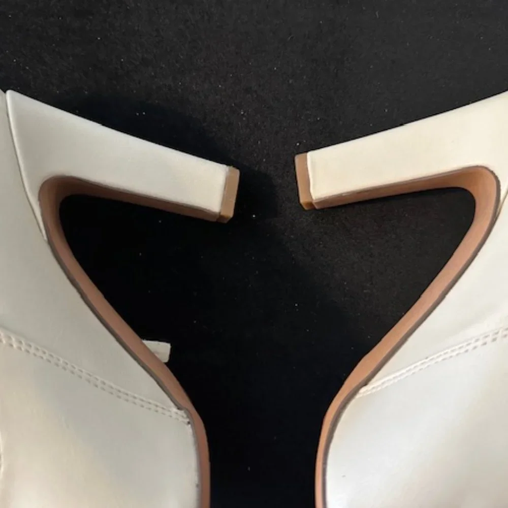NEW CREAM FRANCO SARTO SHOE BOOTS WITH ZIPPERED SIDE.